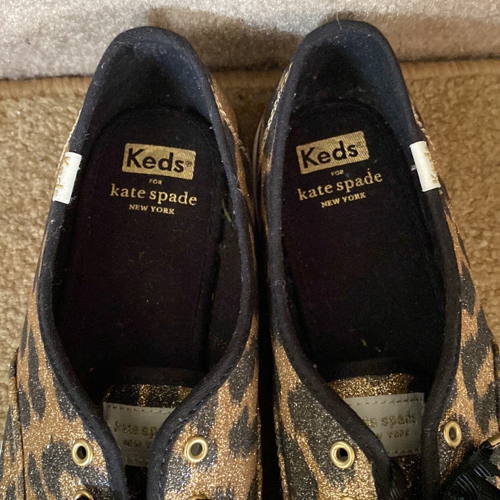 KEDS(BY KATE SPADE)-LIKE NEW LEOPARD PATTERN SNEAKERS W/BLACK GOLD TIPPED LACES - Picture 3 of 7